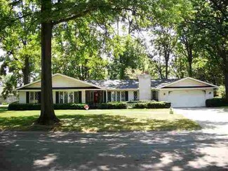 2301 W Audubon Dr, Muncie, IN 47304
