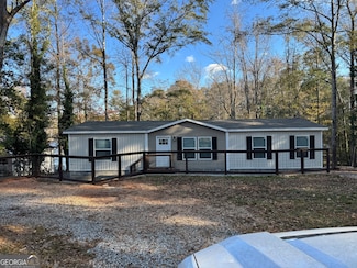 215 Poplar Cir, West Point, GA 31833