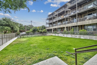 831 S Flores St Unit 2212, San Antonio, TX 78204