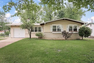 705 Holiday Ave, Hazelwood, MO 63042