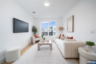 649 38th St Unit 409, Union City, NJ 07087