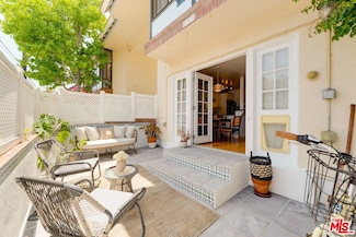 693 Bay St, Santa Monica, CA 90405