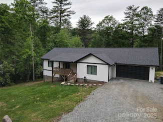22 Larry McDonald Memorial Dr, Hendersonville, NC 28739