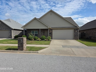 6159 W Limerick Way, Fayetteville, AR 72704