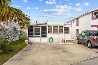 850 Nettles Blvd, Jensen Beach, FL 34957