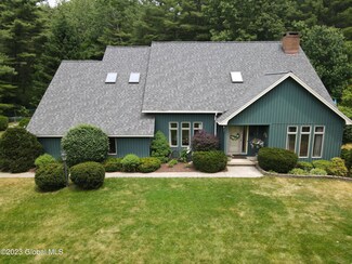 30 Fox Hollow Ln, Queensbury, NY 12804