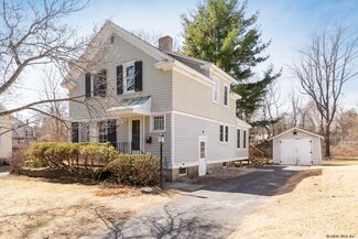 31 Oakwood Place, Delmar, NY 12054