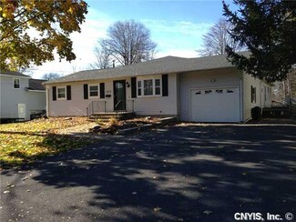 103 Thorndike Ln, Minoa, NY 13116