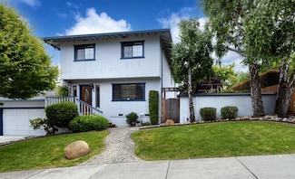 8 Rialto Dr, Watsonville, CA 95076