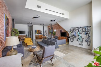 179 Culver Blvd, Los Angeles, CA 90293