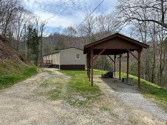 2545 Wolfpen Creek Rd, Redfox, KY 41847