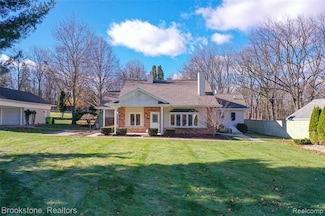 614 S East St, Fenton, MI 48430