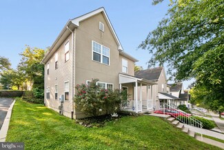 3708 Palisades Dr, Philadelphia, PA 19129