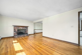 160 Partridge Dr, Rocky Hill, CT 06067