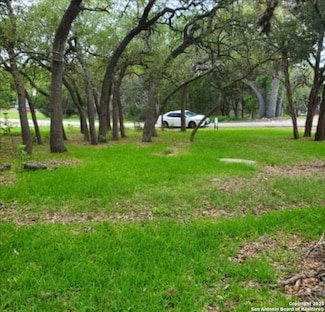 556 Flatrock Dr, Canyon Lake, TX 78133