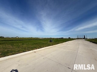 6403 Ryan Rd, Bettendorf, IA 52722