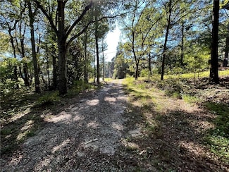 31 Creekwood Rd, Winder, GA 30680