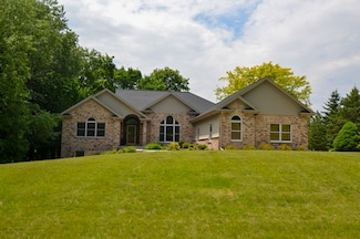 551 Bayberry Ln, Slinger, WI 53086