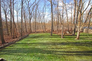 27 Osborn Ln, Monroe, CT 06468