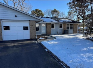320 Woodbridge Dr Unit A, Ridge, NY 11961