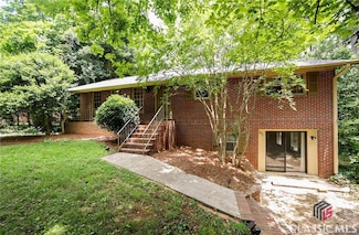 221 College Cir, Athens, GA 30605