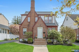 425 Mountain View Rd, Englewood, NJ 07631