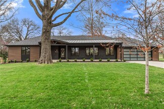 9800 Wenonga Ln, Leawood, KS 66206