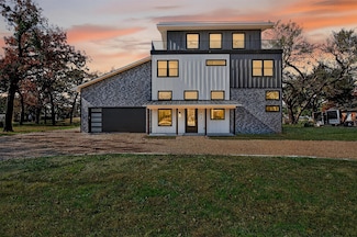 102 Huron Trail, Gainesville, TX 76240