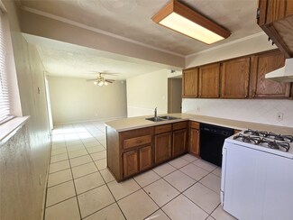 741 Ponderosa Dr, Hurst, TX 76053