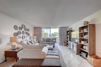 1000 Spanish River Rd Unit 4J, Boca Raton, FL 33432