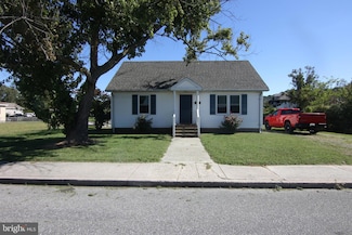 113 2nd St, Crisfield, MD 21817