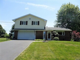 4901 Clearview Dr, Buffalo, NY 14221