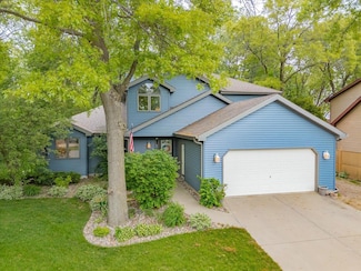 717 Pleasant Oak Dr, Oregon, WI 53575