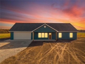 201 NE Shinn Ln, Lathrop, MO 64465