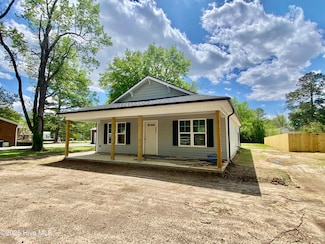 233 Jenkins St, Dunn, NC 28334