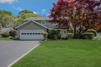 81 Patricia Ln, South Setauket, NY 11720