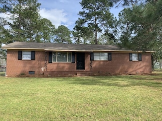 2021 Davis Ave, Tifton, GA 31794