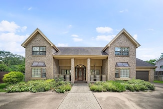 4821 Maple St, Bellaire, TX 77401