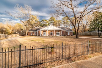 413 S Myrtle St, Warren, AR 71671