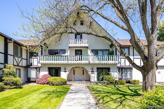 42160 Woodward Ave Unit 78, Bloomfield Hills, MI 48304