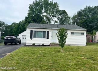 12 Carpenter Dr, Schenectady, NY 12309