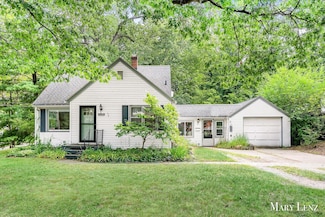 888 Spring Ave NE, Grand Rapids, MI 49503