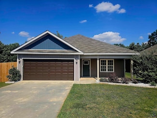 47 Cole Dr, Hawkinsville, GA 31036