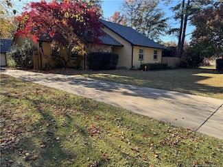 3610 Sugar Cane Cir, Fayetteville, NC 28303