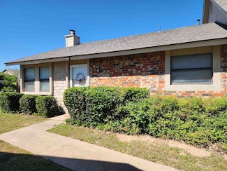 68101 NW Willow Springs Dr, Lawton, OK 73505