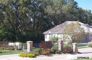 1213 S 190th Plaza, Omaha, NE 68130
