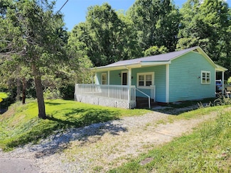 514 Robbins Ave NW, Lenoir, NC 28645