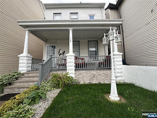 140 Oak St, Paterson, NJ 07501