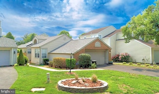 7524 Cross Gate Ln, Alexandria, VA 22315