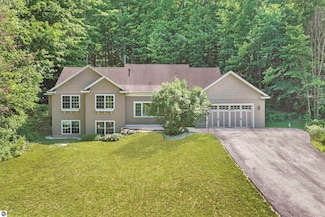 71 Wooded Valley Dr, Traverse City, MI 49696